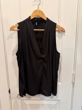 White House Black Market Size M Sleeveless Black Blouse